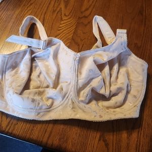 Womens 46H bra 4 clasp NO UNDERWIRE